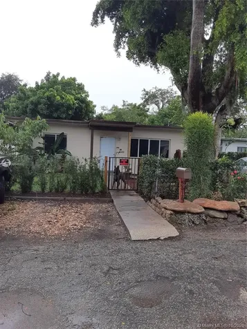 2414 Garfield Street Hollywood FL 33020