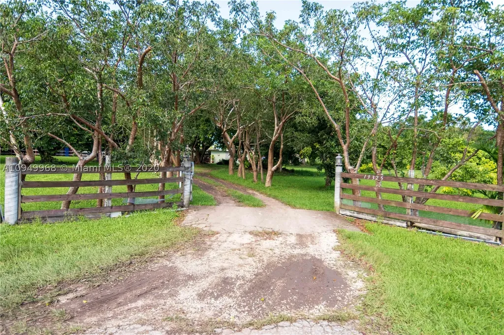 19325 SW 190th Street Miami FL 33187