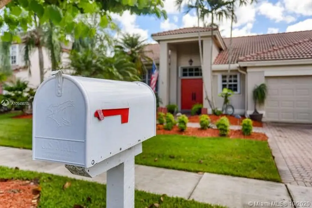19466 NW 13th Street Pembroke Pines FL 33029