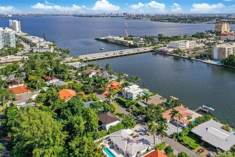 7620 Beachview Drive North Bay Village FL 33141