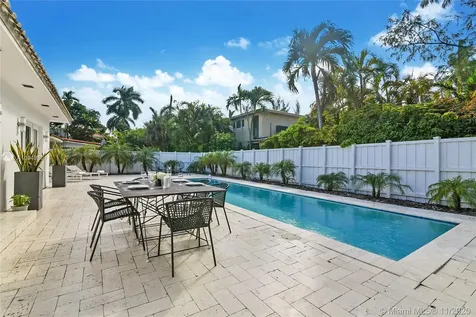 7620 Beachview Drive North Bay Village FL 33141