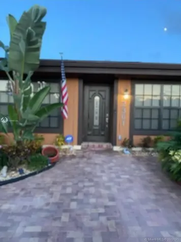 2361 Oak Court Pembroke Pines FL 33026