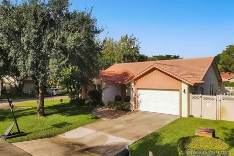 4304 NW 69th Lane Coral Springs FL 33065