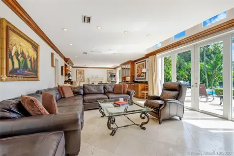 351 Los Pinos Place Coral Gables FL 33143