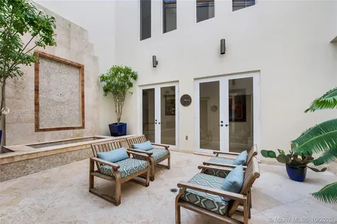 351 Los Pinos Place Coral Gables FL 33143