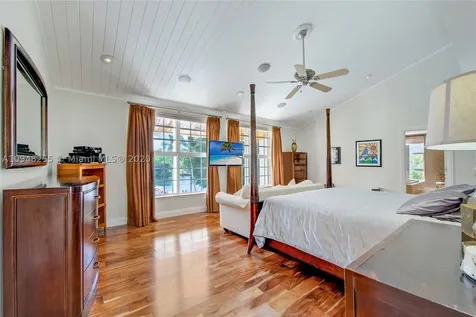 351 Los Pinos Place Coral Gables FL 33143