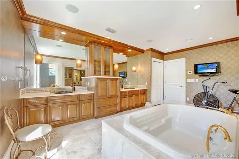 351 Los Pinos Place Coral Gables FL 33143