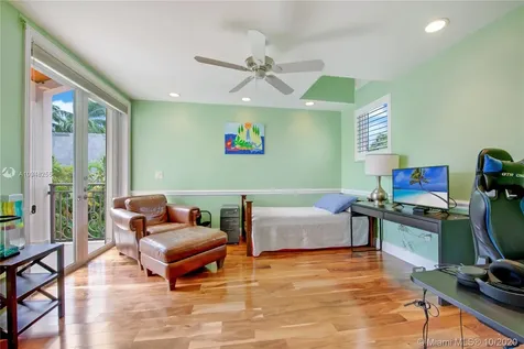 351 Los Pinos Place Coral Gables FL 33143
