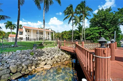 351 Los Pinos Place Coral Gables FL 33143