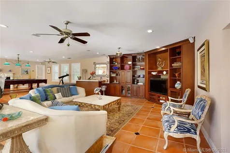 12100 SW 60 Court Pinecrest FL 33156