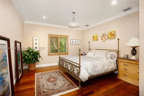 12100 SW 60 Court Pinecrest FL 33156