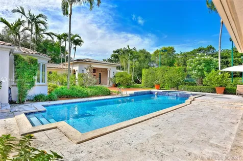 12100 SW 60 Court Pinecrest FL 33156