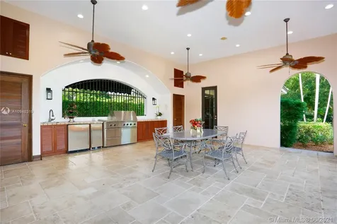 12100 SW 60 Court Pinecrest FL 33156