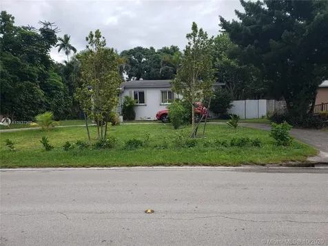 13235 NW 2nd Avenue North Miami FL 33168