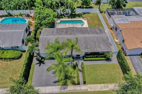 8915 SW 156th Street Palmetto Bay FL 33157