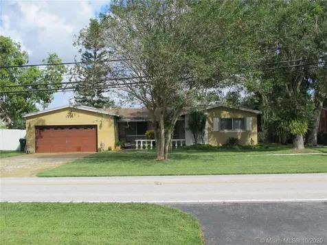4918 SW 90th Avenue Cooper City FL 33328