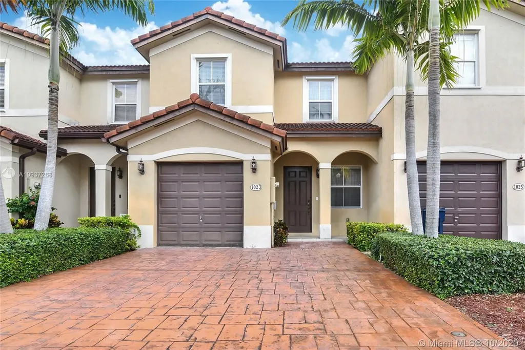 1023 NE 207th Terrace Miami FL 33179