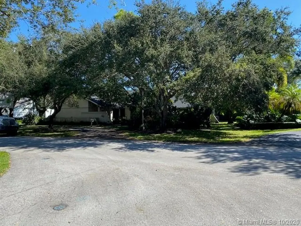 16505 SW 74th Court Palmetto Bay FL 33157