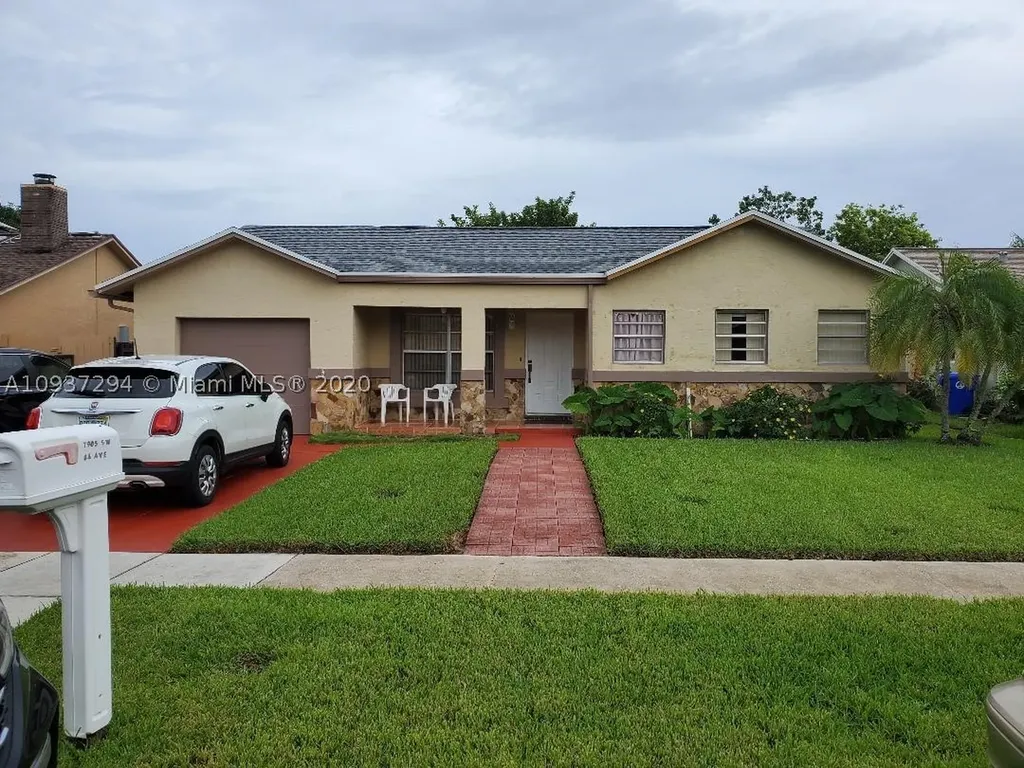 1905 SW 84th Avenue North Lauderdale FL 33068