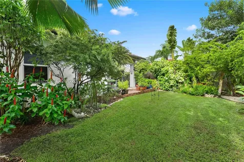 6528 SW 27th Street Miami FL 33155