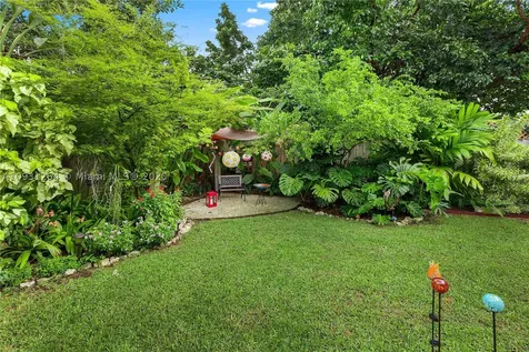 6528 SW 27th Street Miami FL 33155
