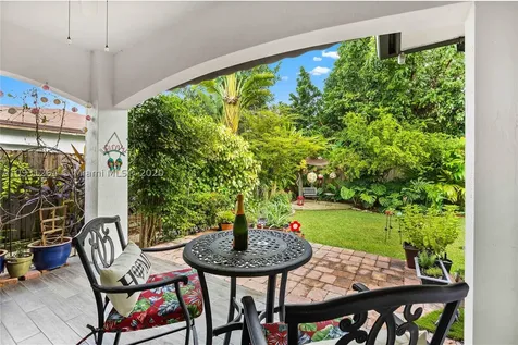 6528 SW 27th Street Miami FL 33155