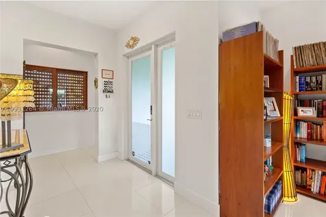 6528 SW 27th Street Miami FL 33155