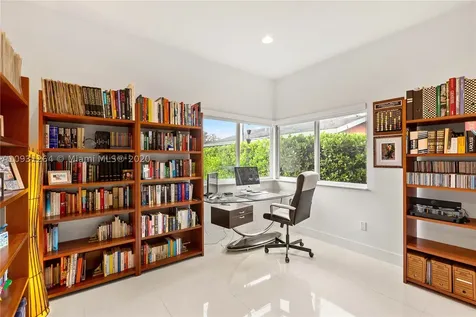 6528 SW 27th Street Miami FL 33155