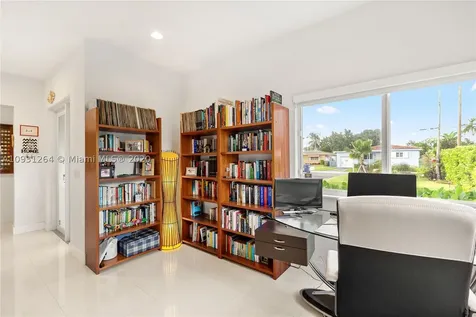 6528 SW 27th Street Miami FL 33155
