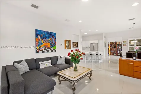 6528 SW 27th Street Miami FL 33155