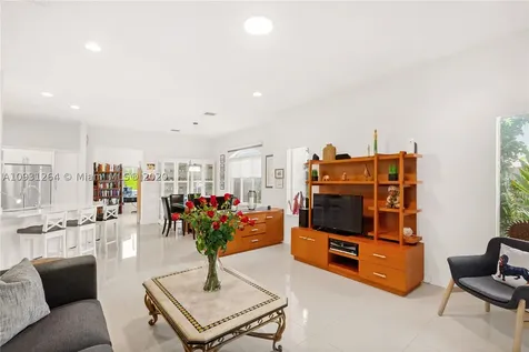 6528 SW 27th Street Miami FL 33155