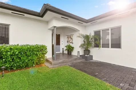 6528 SW 27th Street Miami FL 33155