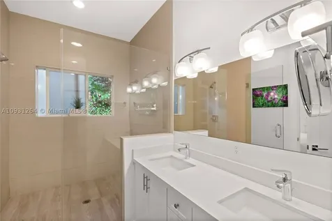 6528 SW 27th Street Miami FL 33155