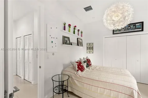 6528 SW 27th Street Miami FL 33155