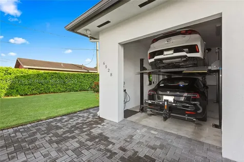 6528 SW 27th Street Miami FL 33155