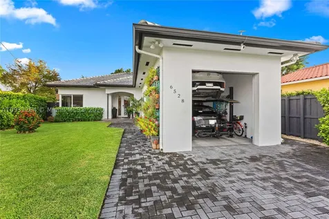 6528 SW 27th Street Miami FL 33155