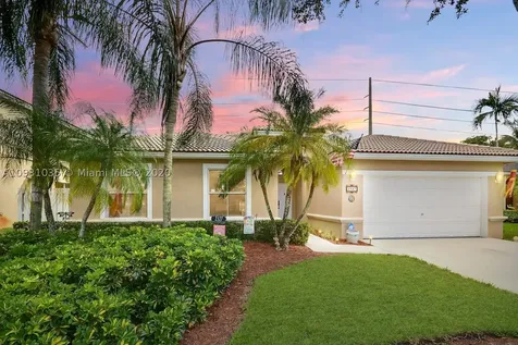 2327 NW 184th Terrace Pembroke Pines FL 33029