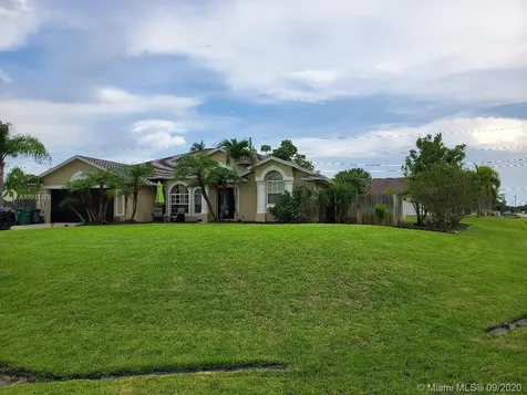 2422 SW Gay Circle Port St. Lucie FL 34953