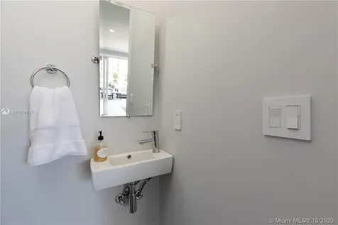 11 Island Avenue Miami Beach FL 33139