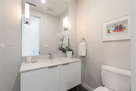 11 Island Avenue Miami Beach FL 33139