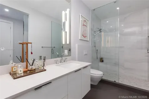 11 Island Avenue Miami Beach FL 33139
