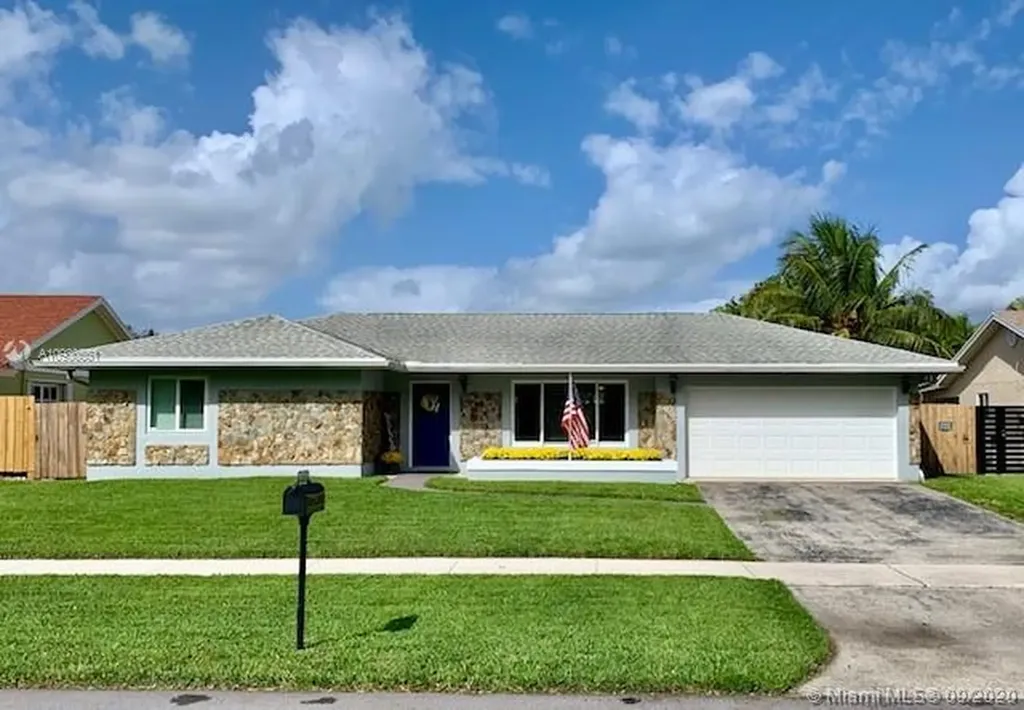 5841 SW 119th Avenue Cooper City FL 33330