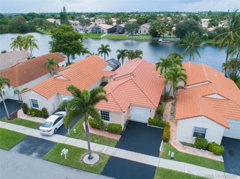 976 SW 180th Terrace Pembroke Pines FL 33029