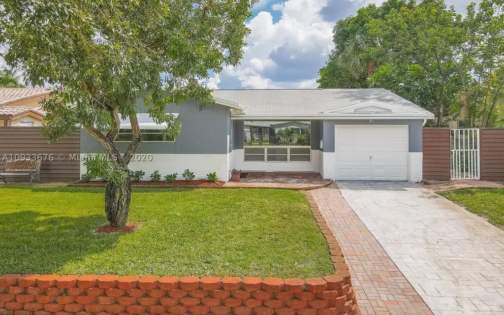 2011 N 52nd Avenue Hollywood FL 33021