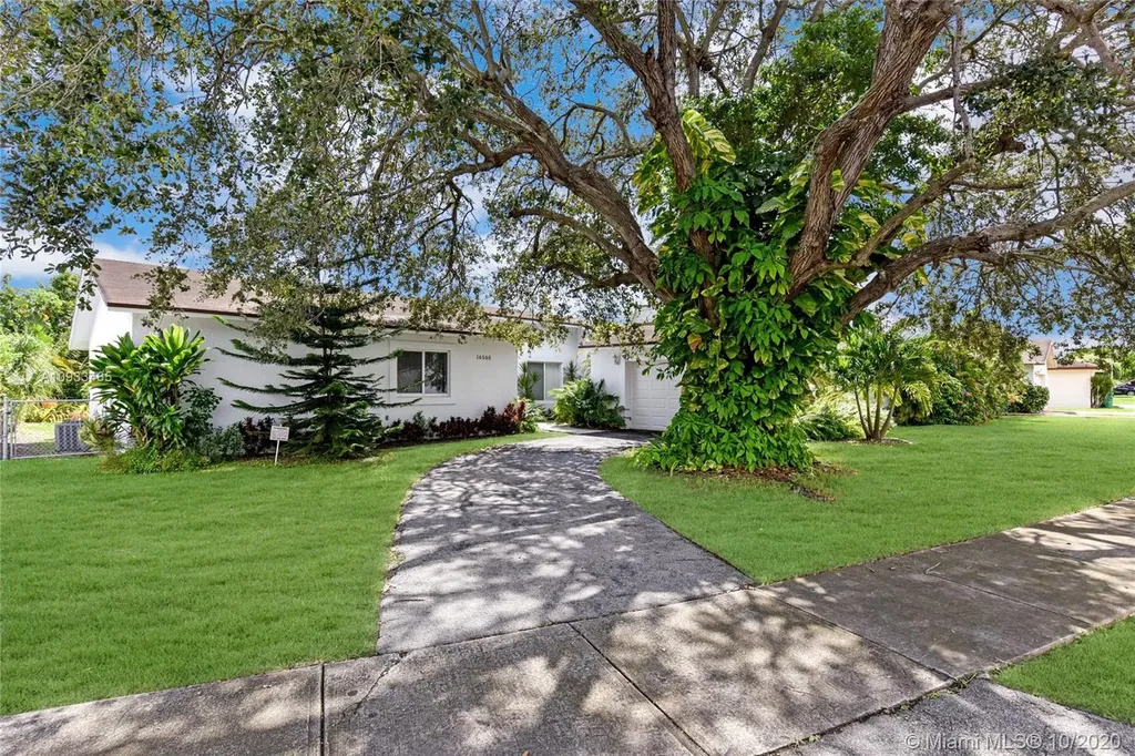 16505 SW 104th Court Miami FL 33157