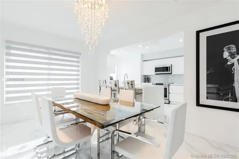 5225 N Bay Road Miami Beach FL 33140