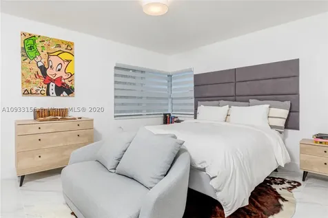 5225 N Bay Road Miami Beach FL 33140