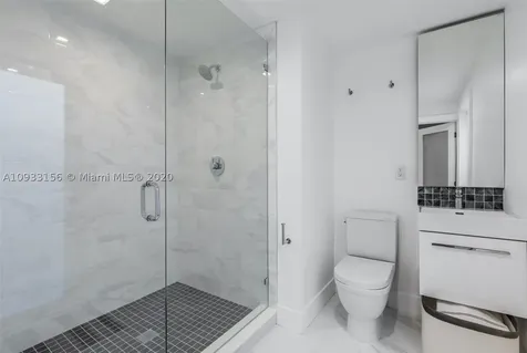 5225 N Bay Road Miami Beach FL 33140