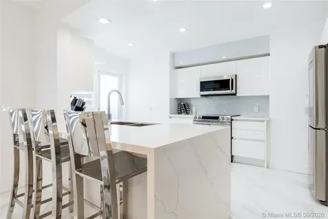 5225 N Bay Road Miami Beach FL 33140
