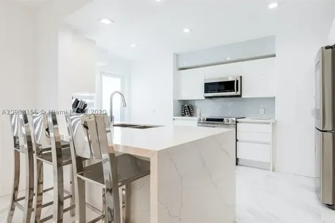 5225 N Bay Road Miami Beach FL 33140